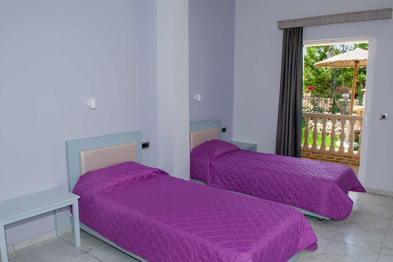 Tom & John Center Aparthotel Tsiliví Eksteriør bilde